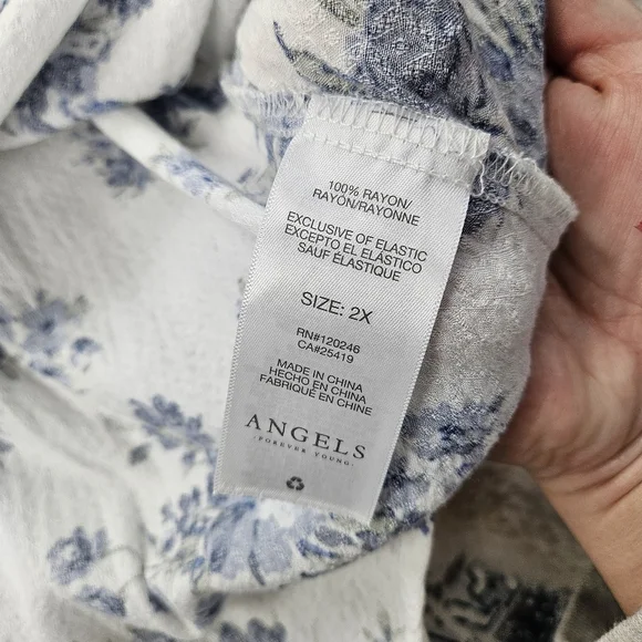 Angels Blue White Floral Blouse Plus Size 2X - Picture 6 of 7